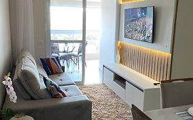 Apartamento em Bertioga com varanda gourmet